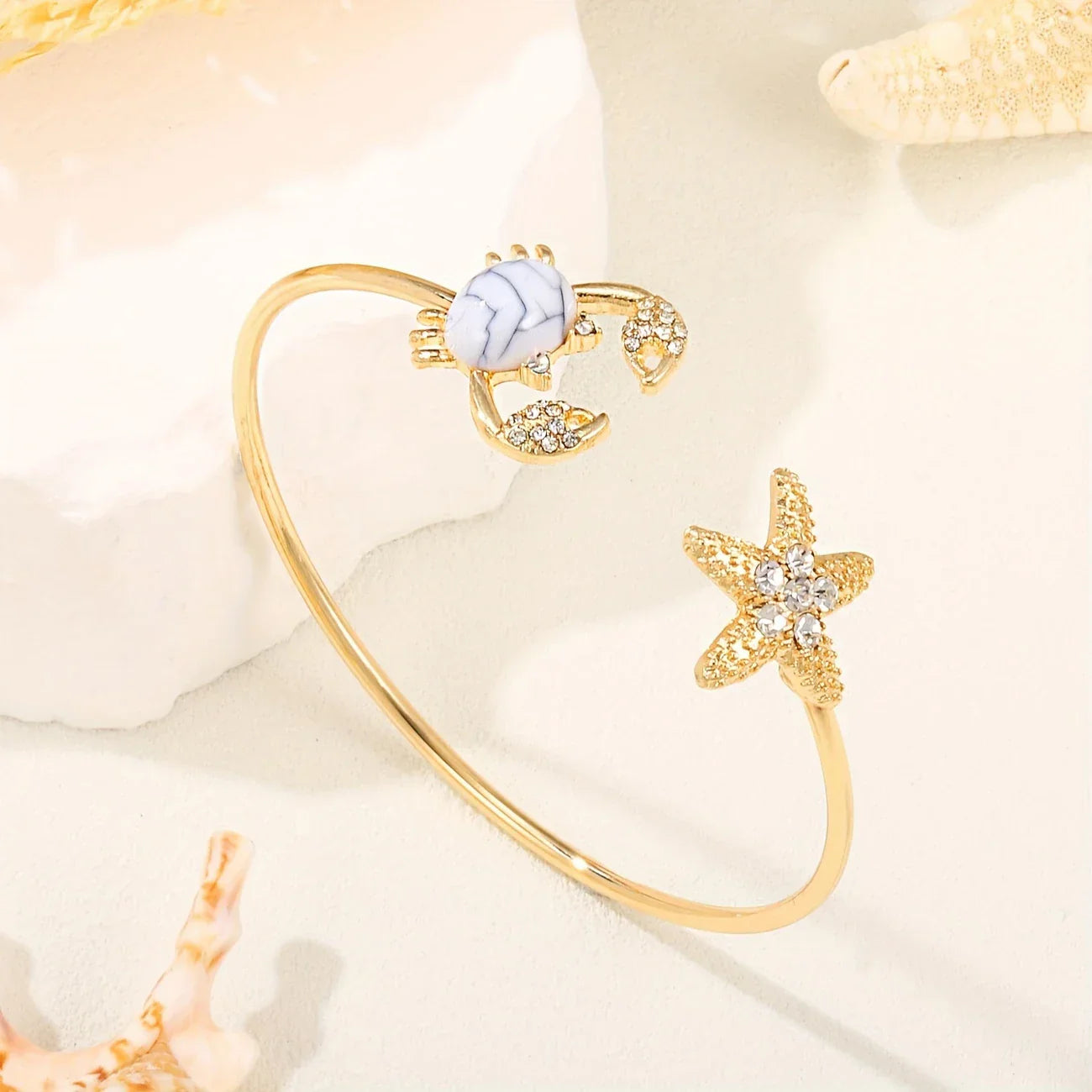 Anillo Dorado de Cancrejo Ajustable con Perla Incrustada