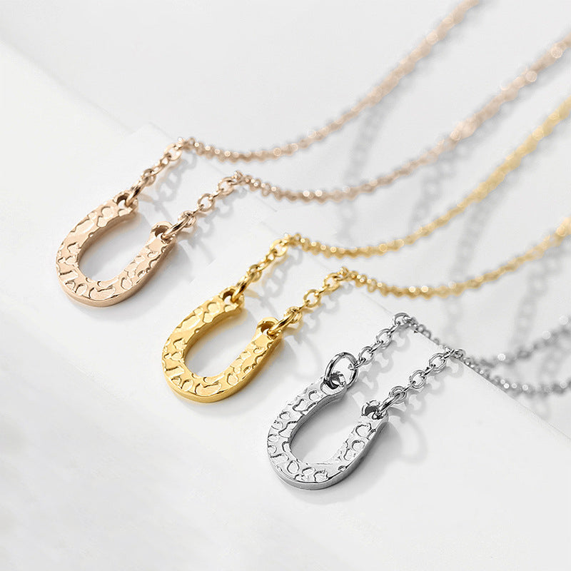 Collar de herradura Lamia