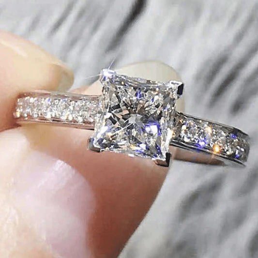 Anillo de corte princesa Caliope
