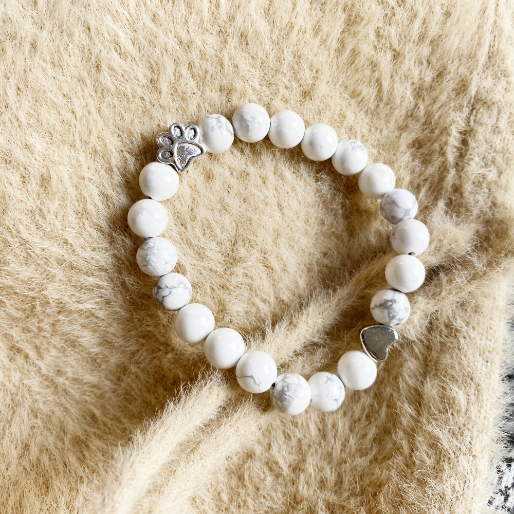 Pulsera de Piedras Preciosas Naturales con Dije de Pata y Corazón