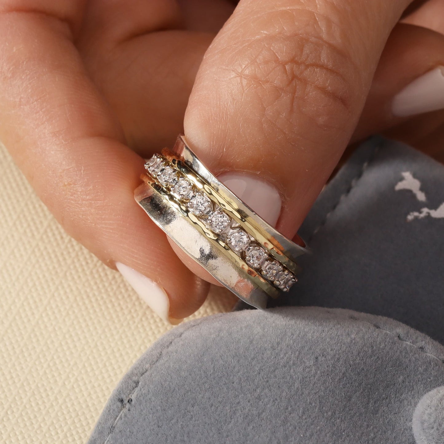 Anillo giratorio Olivia