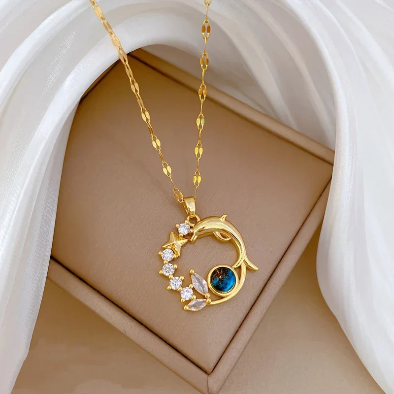 Collar Elegante con Estrella de Delfín