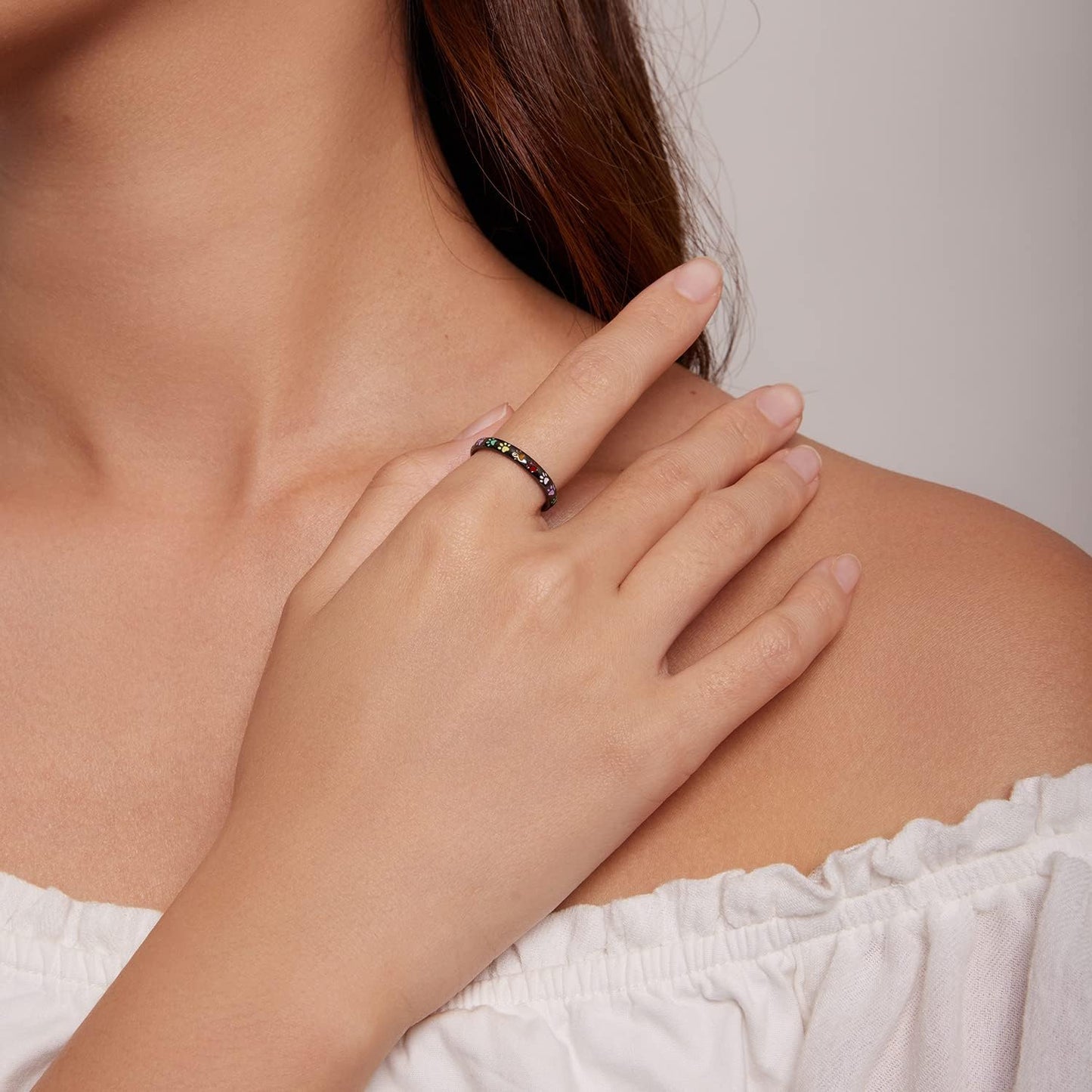 Anillo de Plata de Ley con Diseño de Pata