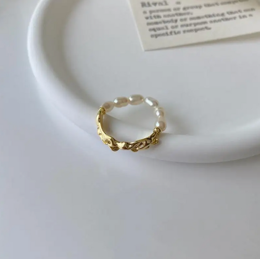Anillo chapado en oro de 18 quilates con perlas del mar Caspio