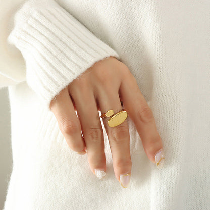 Anillo minimalista dorado Odyssey