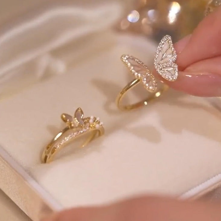 Anillos gemelos con diseño de aleteo elegante