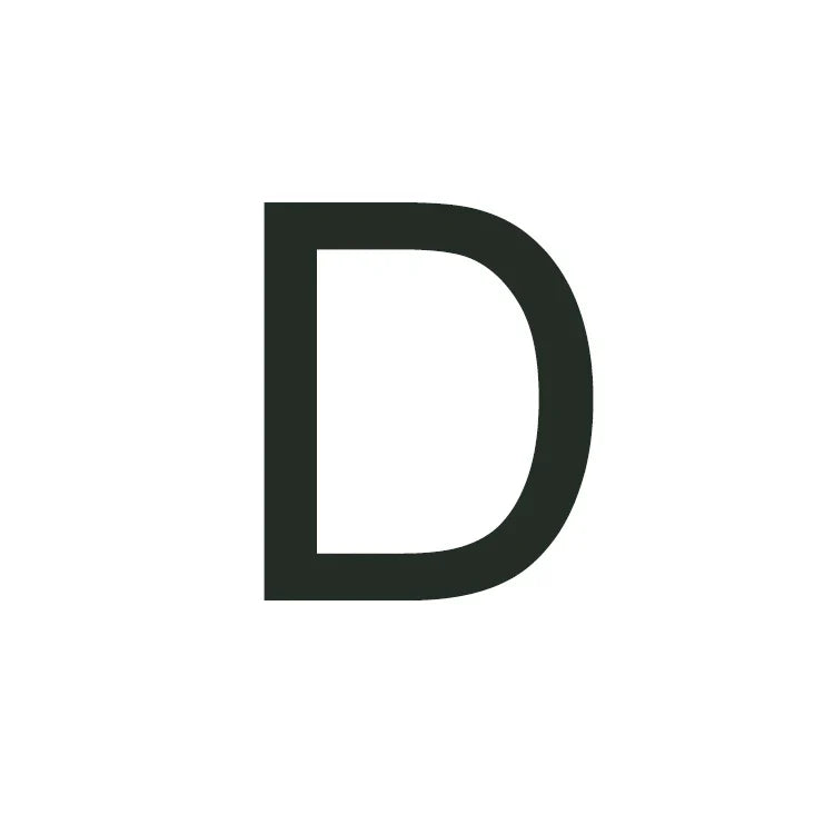 Cadena moderna dorada de 18 quilates con iniciales y candado