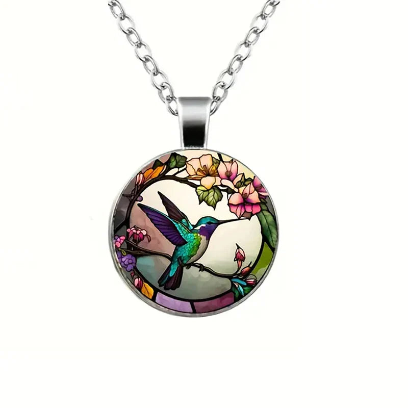 Collar de Colibrí en Cúpula de Cristal