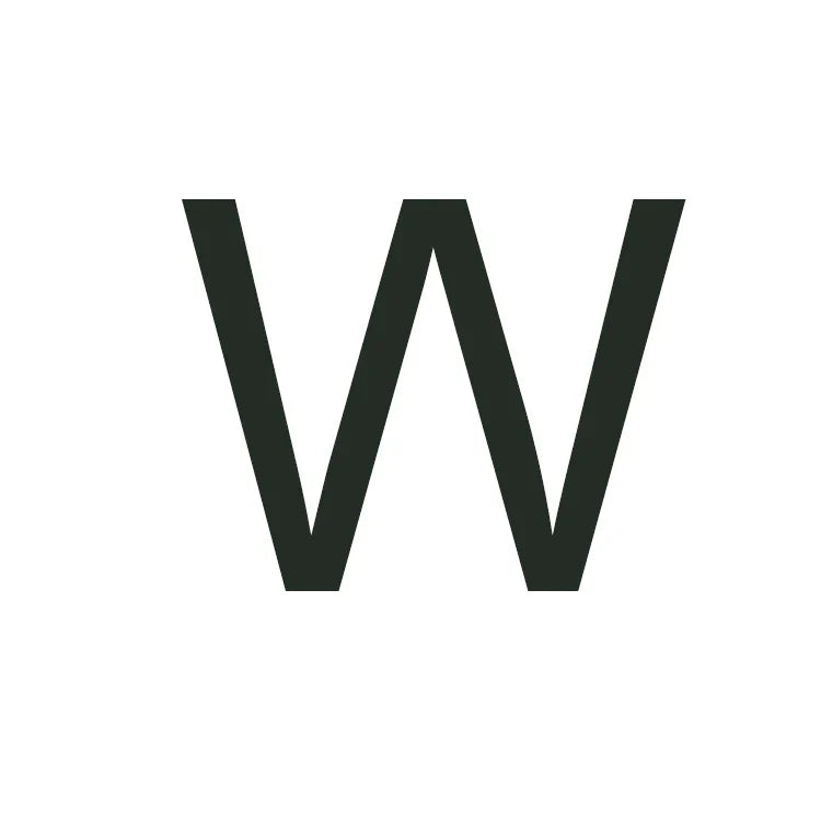 Cadena moderna dorada de 18 quilates con iniciales y candado