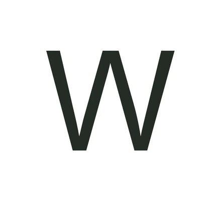 Cadena moderna dorada de 18 quilates con iniciales y candado