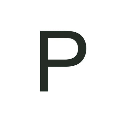 Cadena moderna dorada de 18 quilates con iniciales y candado