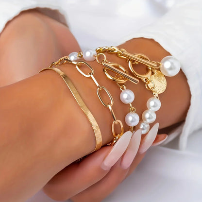 Conjunto de 4 Pulseras Doradas con Perlas Brillantes