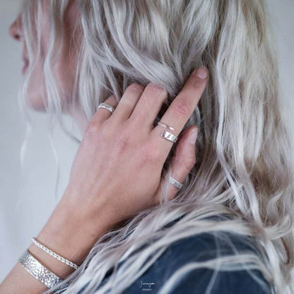 Anillo ajustable sencillo de plata 925