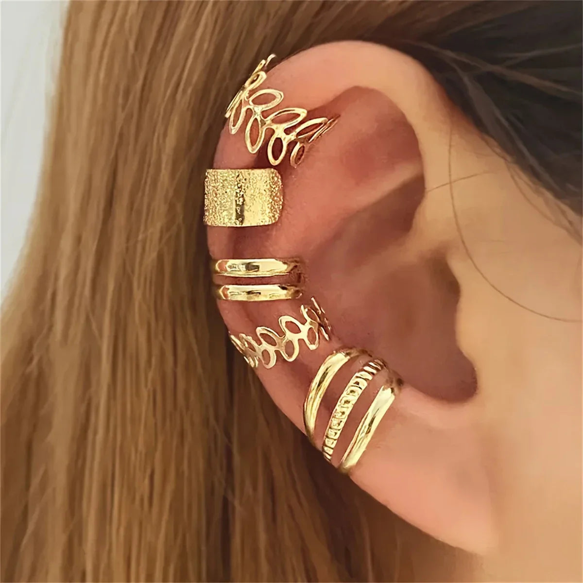 Conjunto de 5 Pendientes Elegantes Dorados