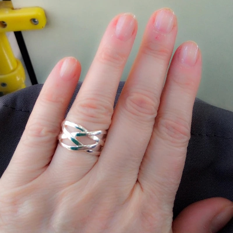 Anillo de diseño trenzado de plata 925