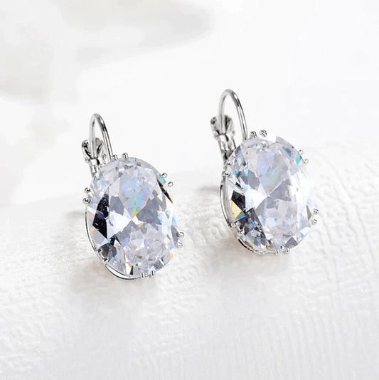 Pendientes de corte ovalado Ivy